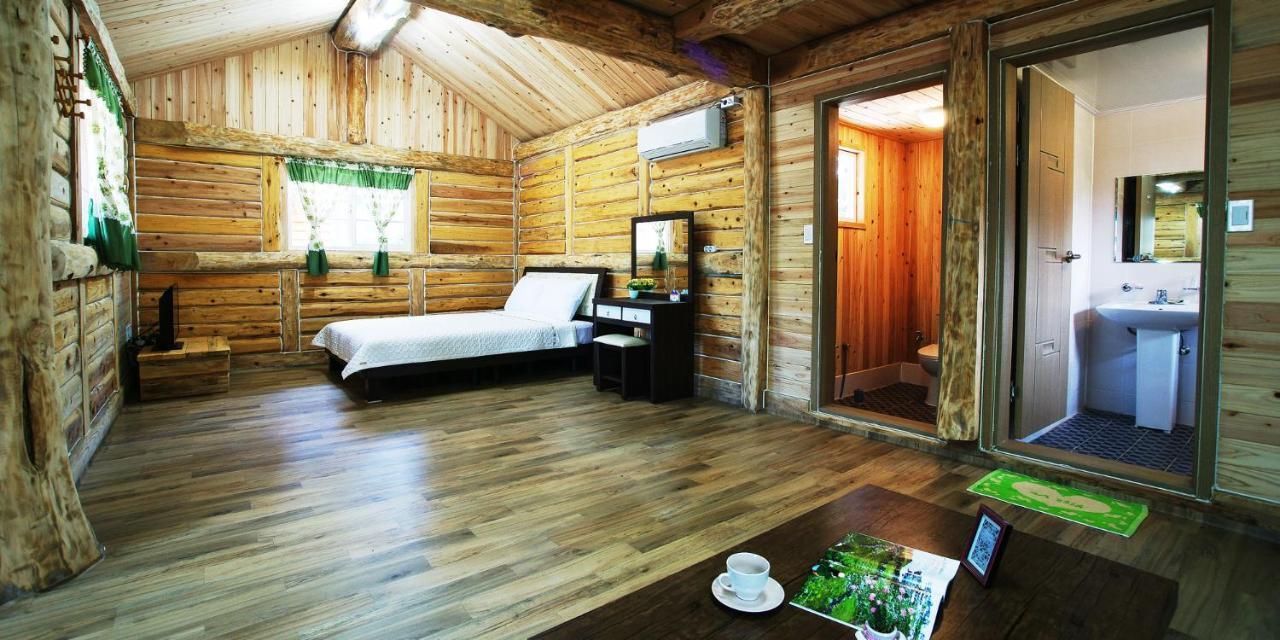 Jeju Joa Log Pension Сеогвипо Екстериор снимка