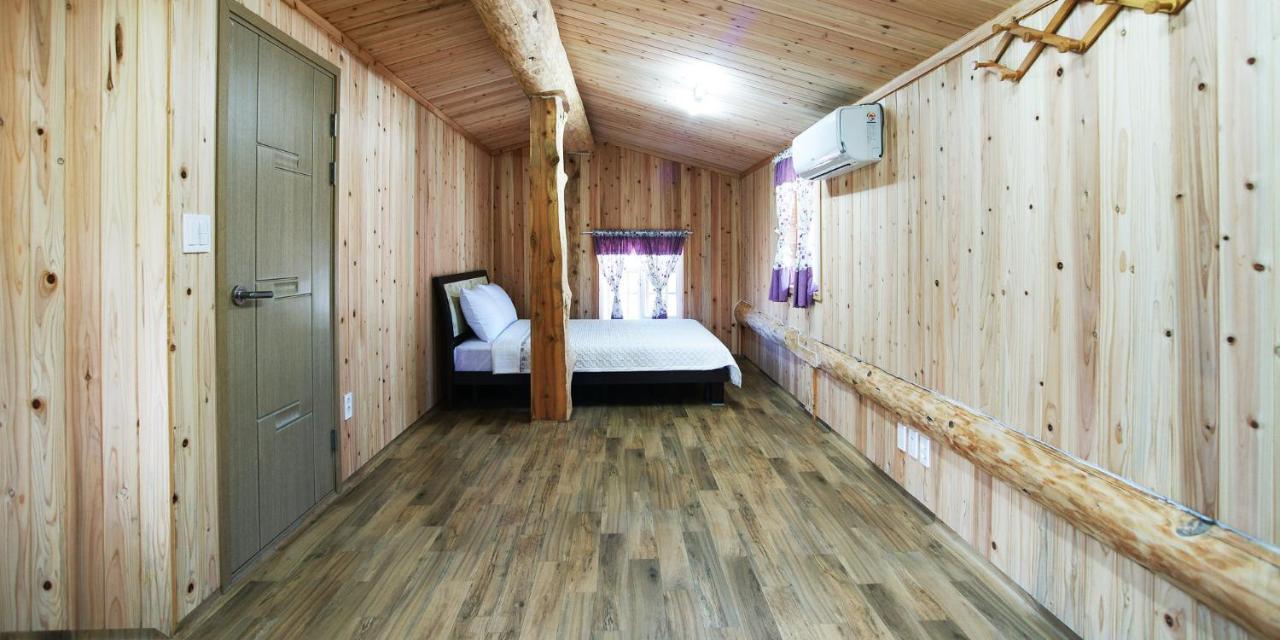 Jeju Joa Log Pension Сеогвипо Екстериор снимка
